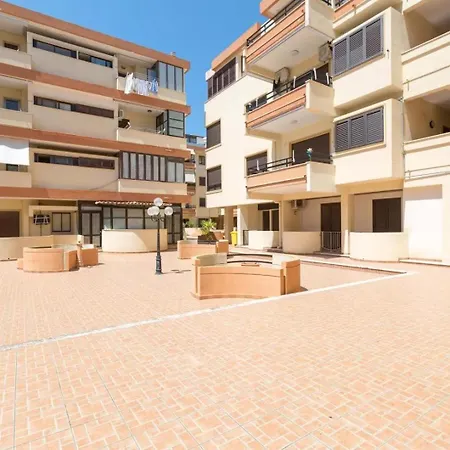 Apartament Mon *